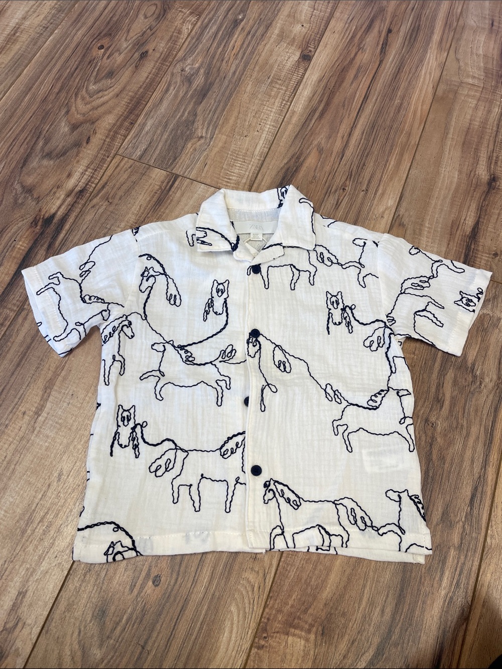 Zara White Short-Sleeve Button Shirt with Black Horse Sketch Print